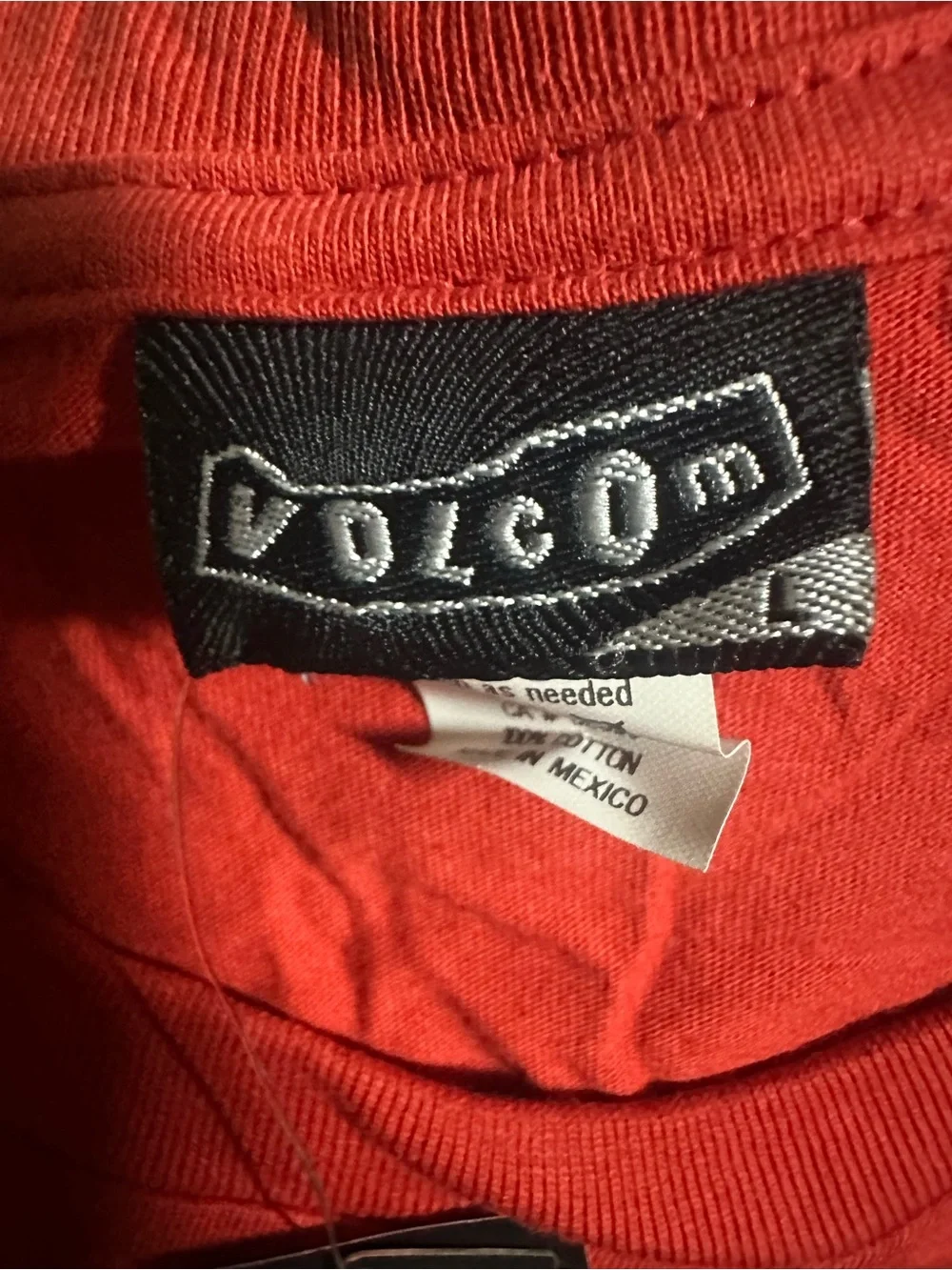 Volcom Men’s Maroon Graphic Tee with White Print - Picture 6 of 6